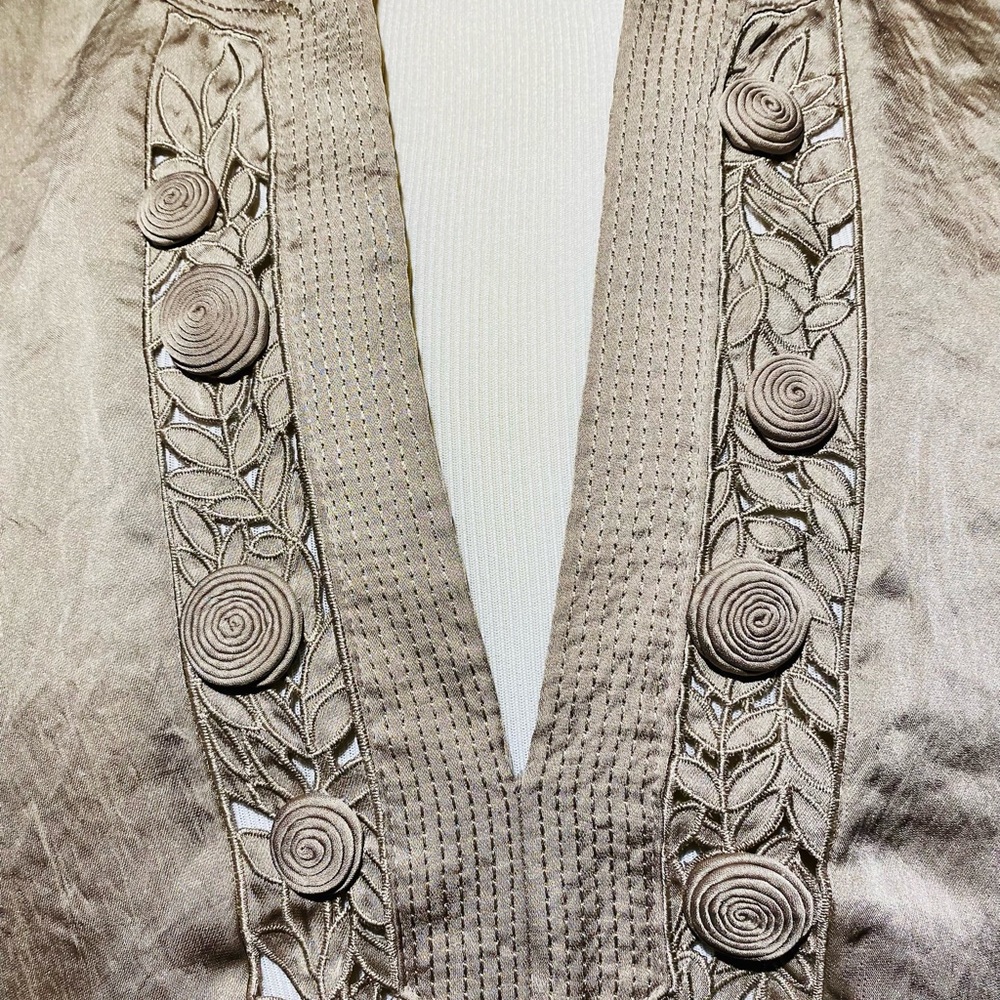 Alfani- size 12 women’s coiled floral polyester top gently used.